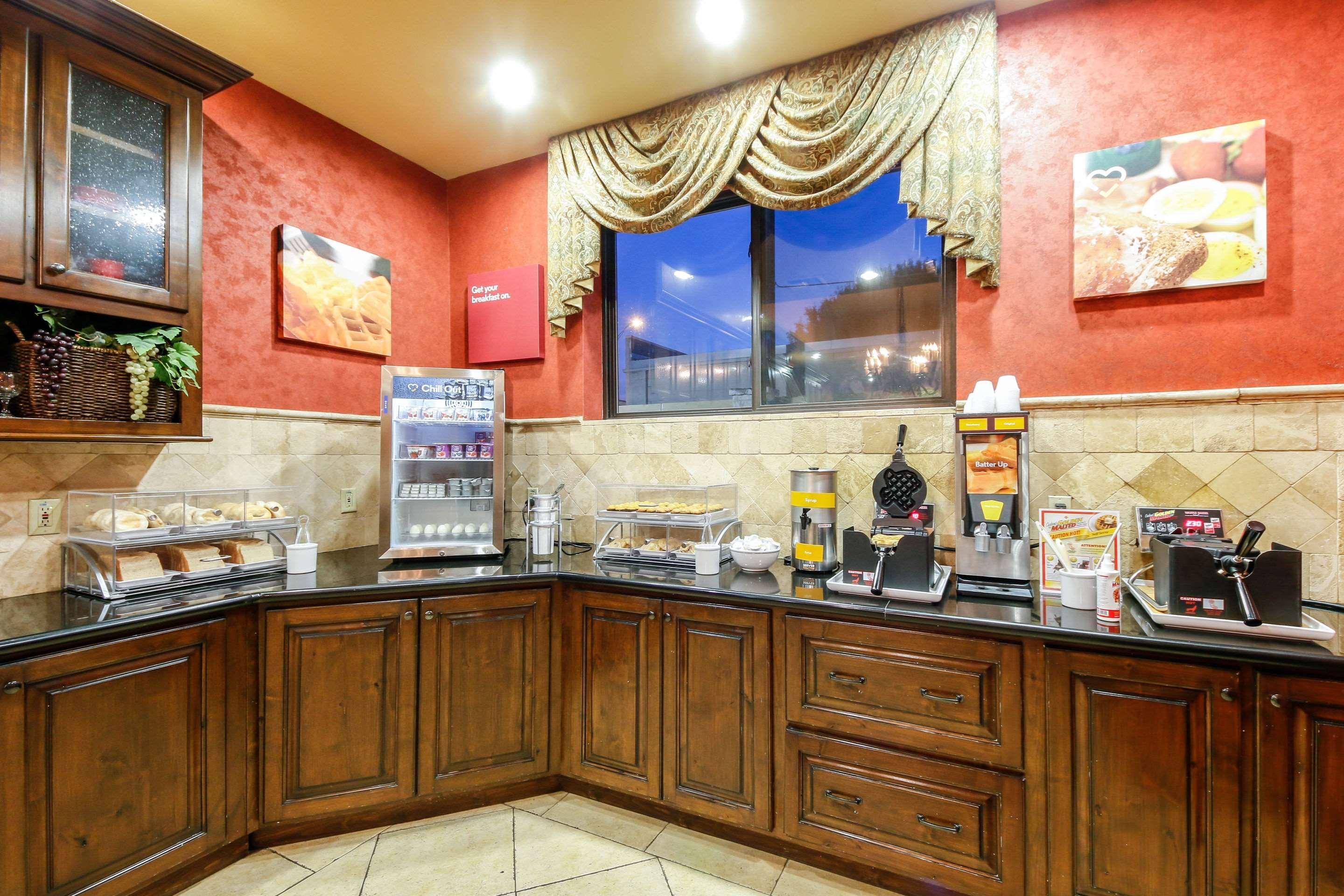 Comfort Suites Alamo-River Walk Сан-Антонио Экстерьер фото