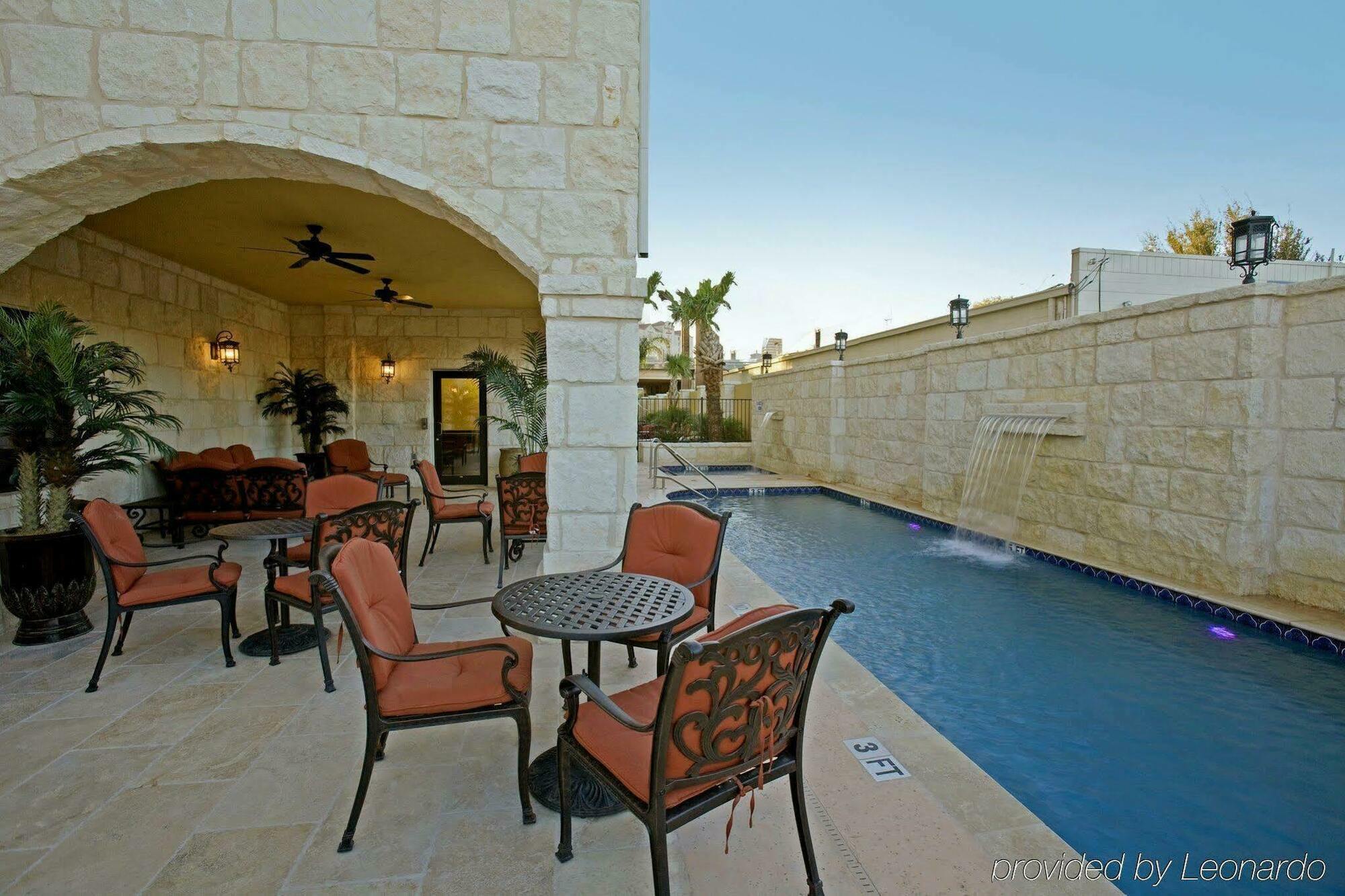 Comfort Suites Alamo-River Walk Сан-Антонио Экстерьер фото